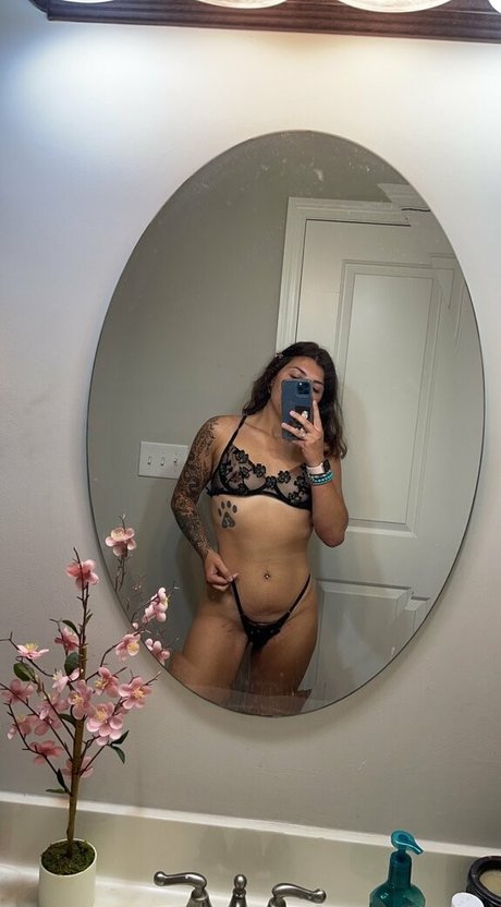 bigbooootyash model beautiful pictures