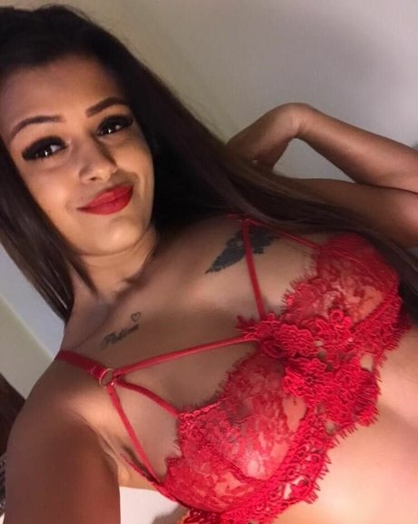 Berki Loretta model top pic