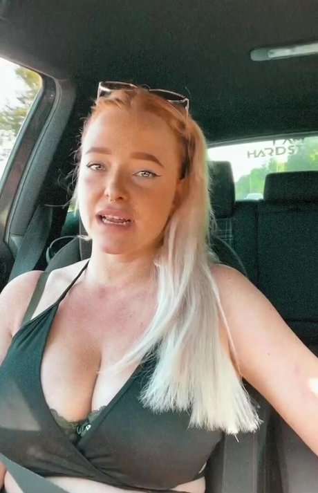 Sarah Neuhaus model porn pictures