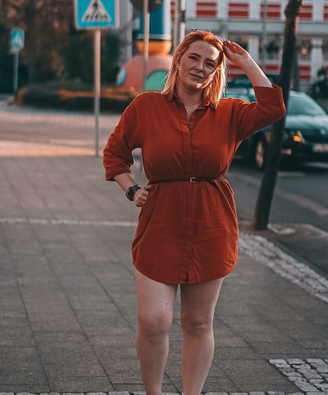 Sarah Neuhaus erotic pornstar images