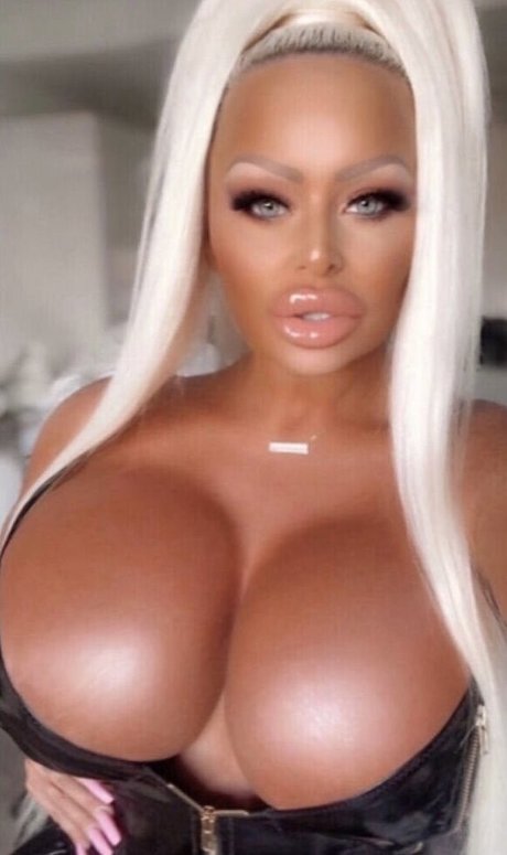 Georginado11 erotic model image