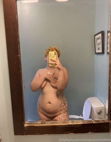 sativasunshinefree star porn image