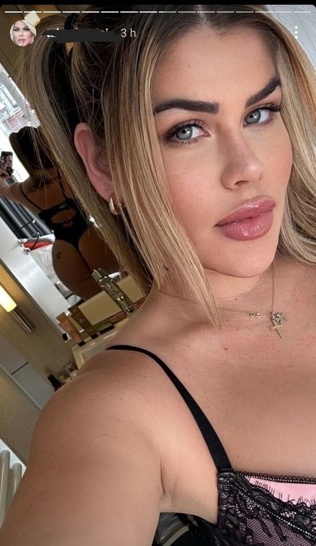 Tais Lambertini pornstar pretty photos