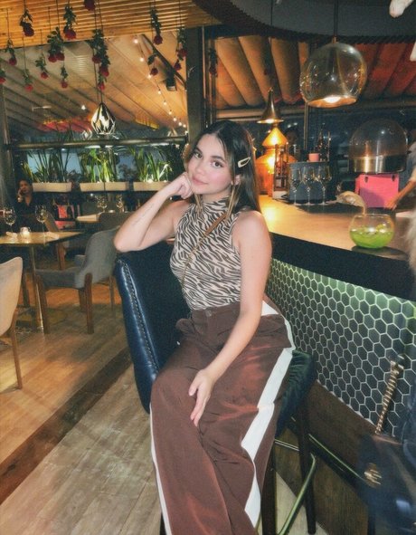 murillodaza model hd picture