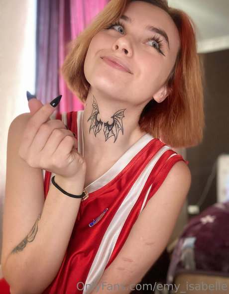 emy isabelle top star pics