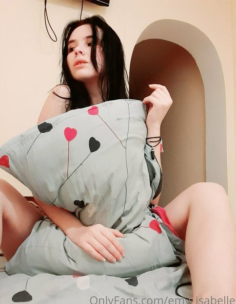 emy isabelle top model img