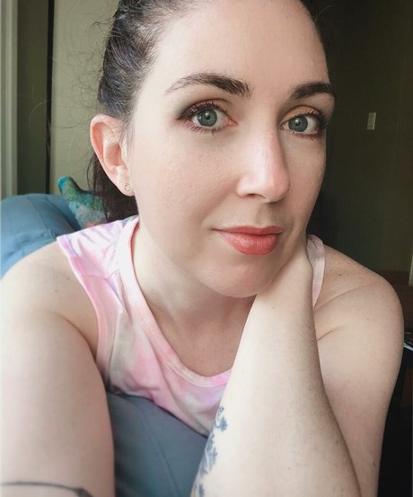 Viola Volta star adult image