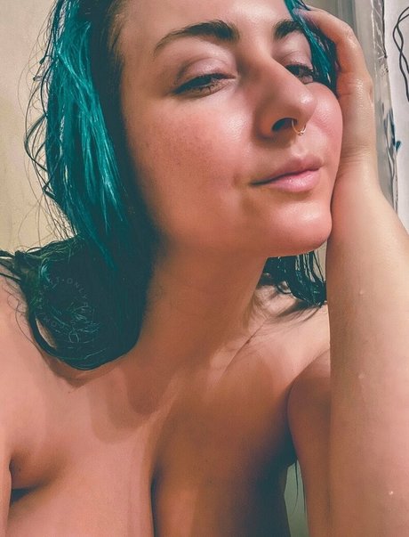 Afkayt model nice photo