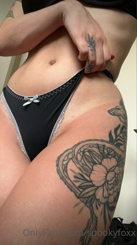 Spooky Foxx pornstar naked archive