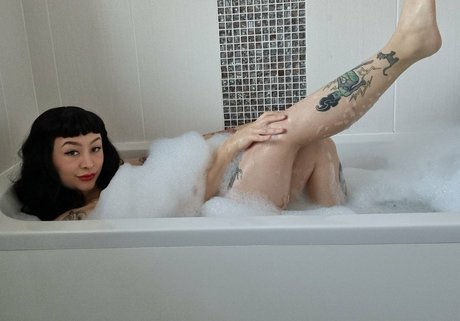 xalexaddams hot model gallery