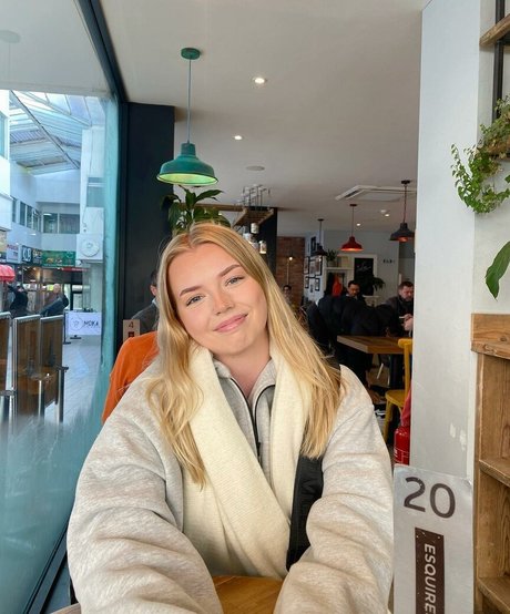 holliesworldd pretty star picture