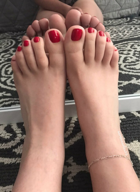 serenasoles99 erotic pornstar photos