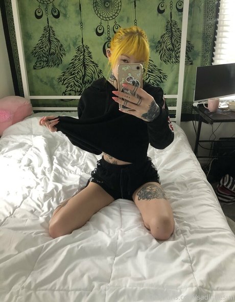 sadlittlesun art star gallery