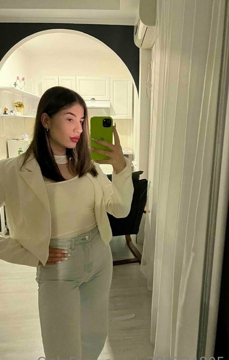 saddleviola top actress image