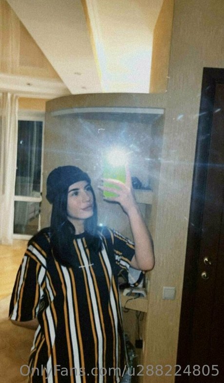 saddleviola model pornographic images