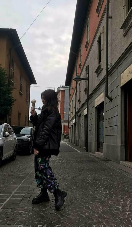 saddleviola xxx actress photo