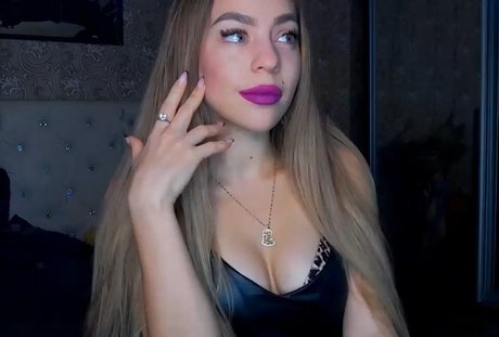 Girlhomealone pornstar adult picture