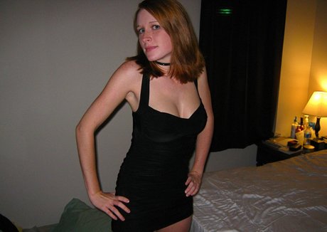 Natural Red hd actress photo