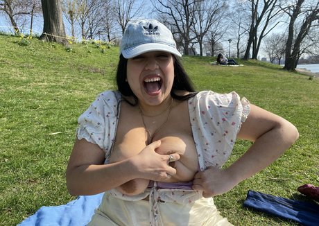 vanessahinata pornographic star pictures