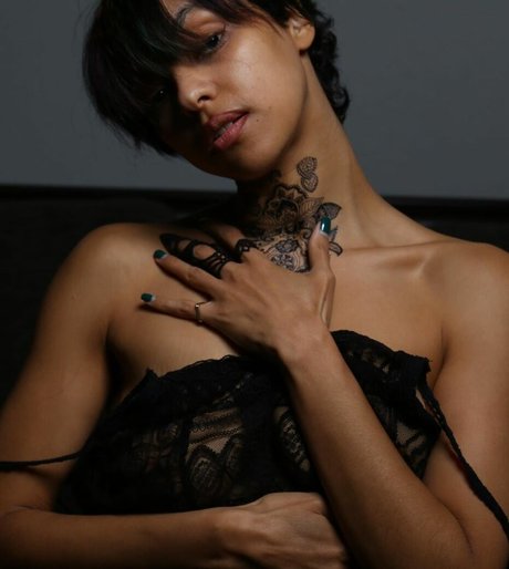 Julya Antoinette model nudes img