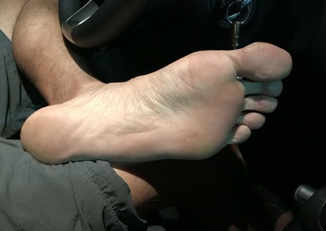 barefeeticus high quality model photos