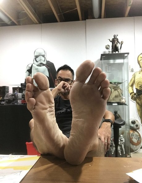 barefeeticus sexy star photos