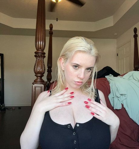 Xohalz444 model beautiful pics