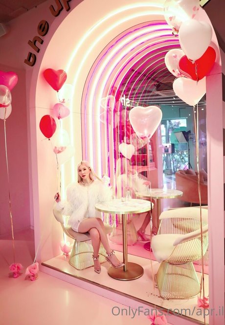 shemale masturbation onlyfans nude picture