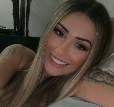 Vivi Marcon model exclusive picture