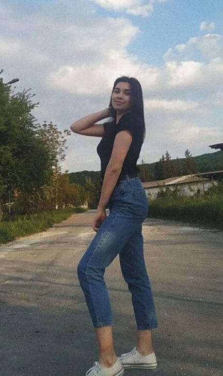 masha love you high quality actress pictures