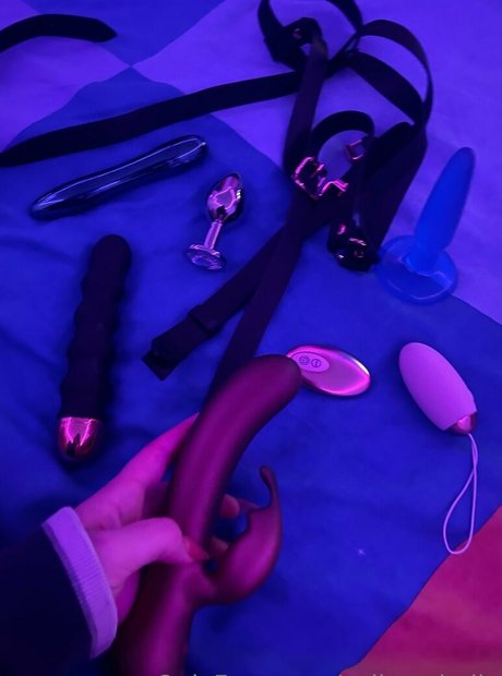 callmeshelly pornstar xxx photo