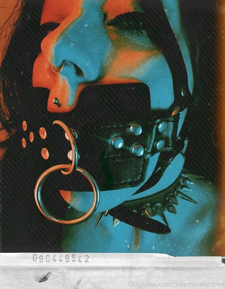 salemmoonfree model best photo