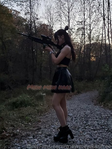 mewmewkarifree nude star images