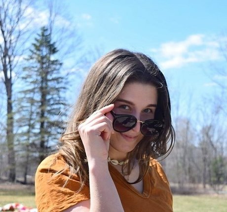 young onlyfans sexy nude image