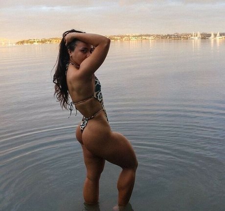 LouiseWhyyte hd pornstar gallery