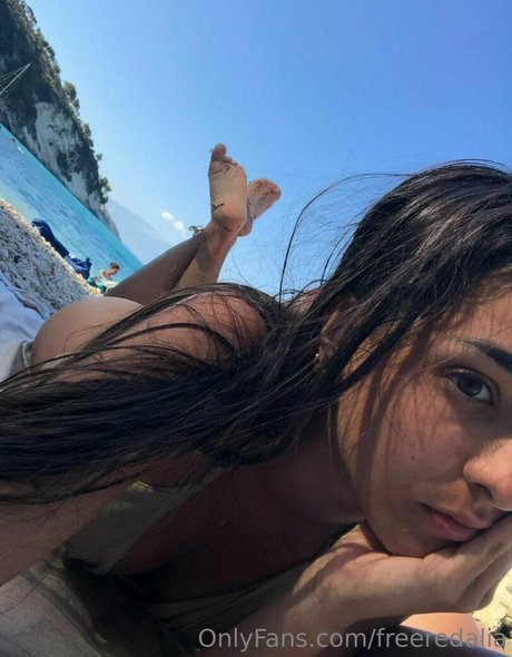 freeredalia model perfect img