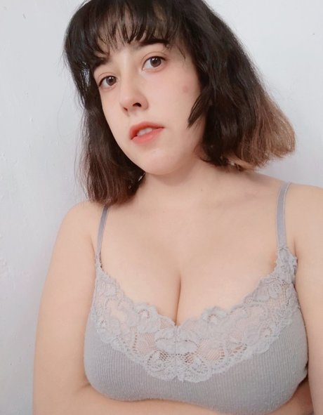 Sukicherry model sexy image