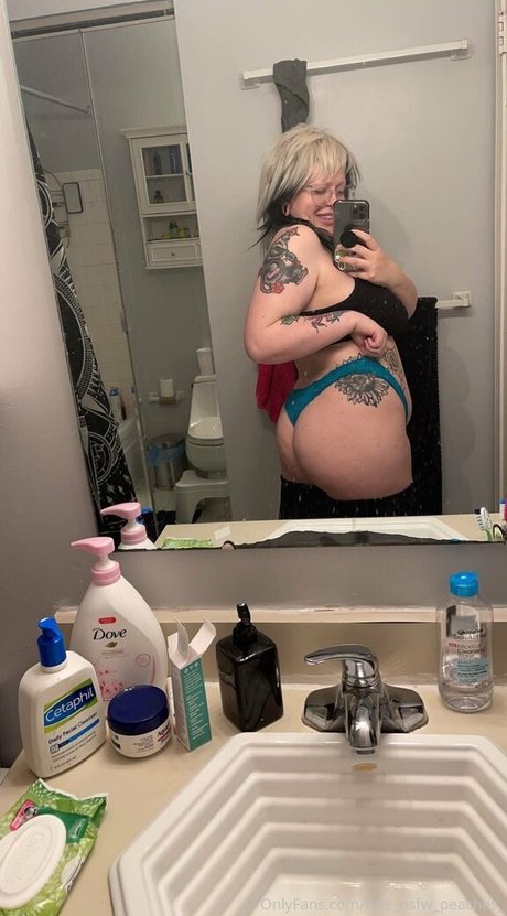 free nsfw peaches_ sexy model pictures