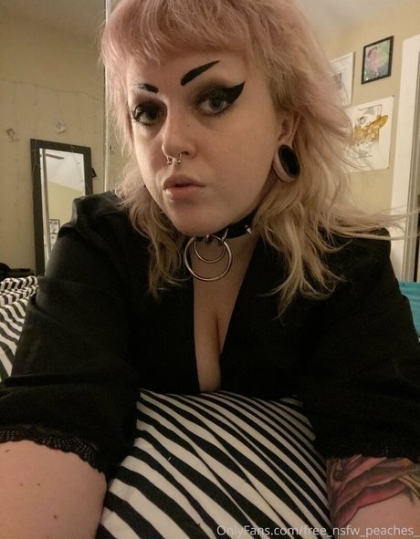 free nsfw peaches_ model perfect img