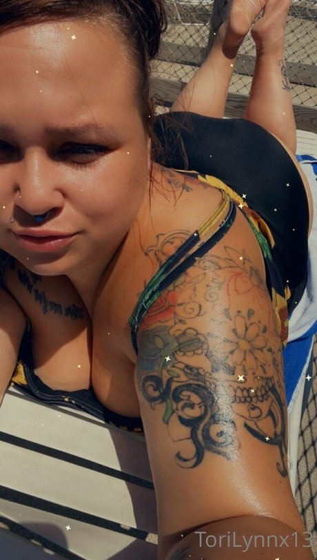 torilynnx13 hot actress pic