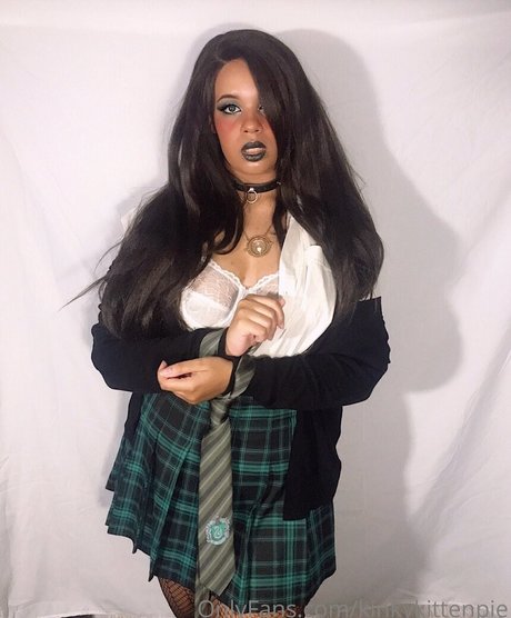 kinkykittenpie perfect model img