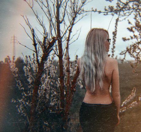 sari safari32 actress pics