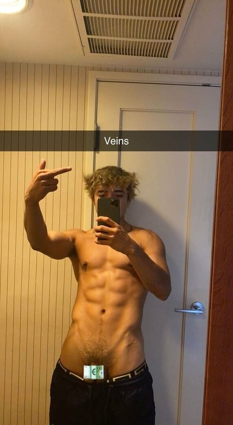 prettyboyaedan high quality model photo