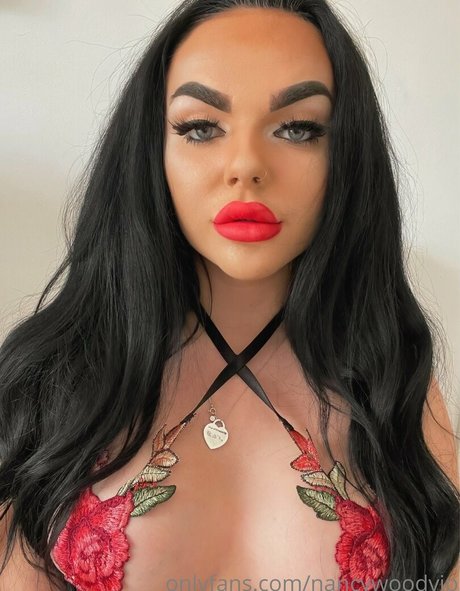 female popular onlyfans adult pictures