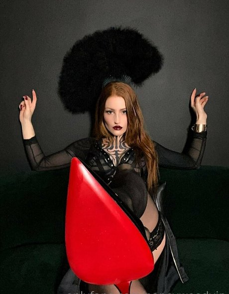 itsnancywoodfree hot model gallery