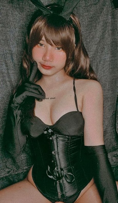 Lam Vinh Tuc sexy pornstar pictures