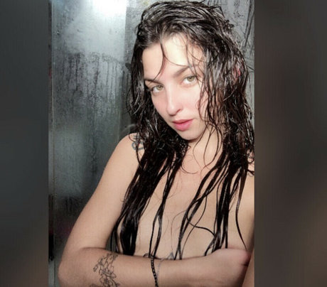 Ofannalu model naked pictures