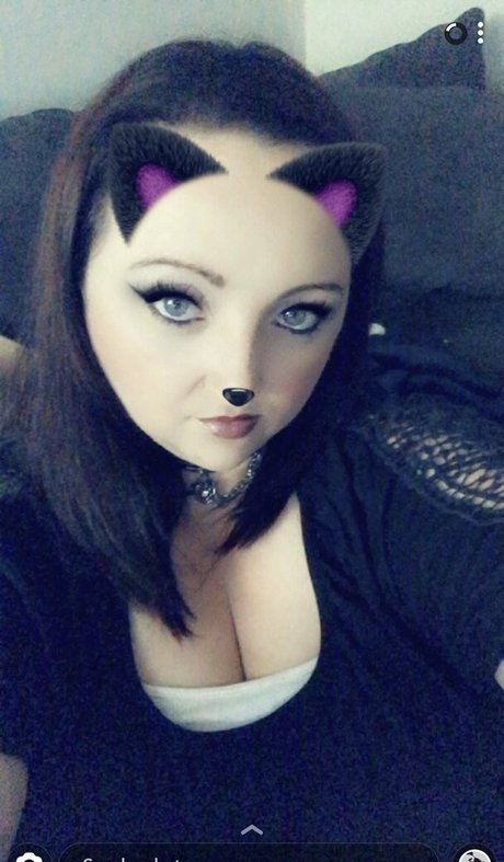 naughty kitten84 nude model photo