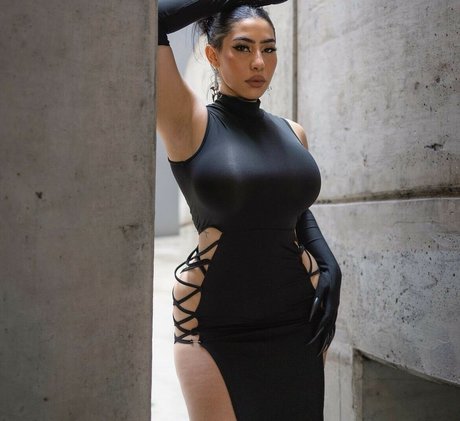 itssarapr naked star pic