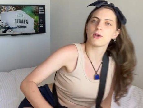 goth threesome onlyfans porno archive